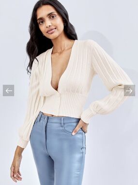 Wilfred Aritzia Merino Wool Plunge Front Cardigan